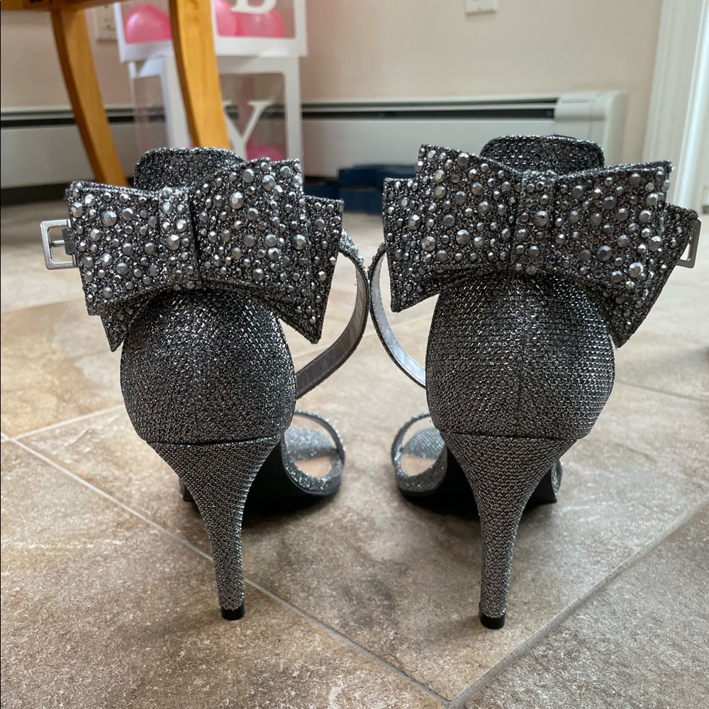 Material Girl Beverly Gunmetal bow back heels with rhinestones and sparkles 6M
